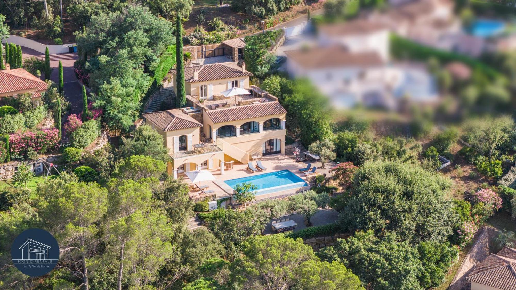 Villa Familiale Avec Vue Imprenable Saint-Raphael  Exterior photo
